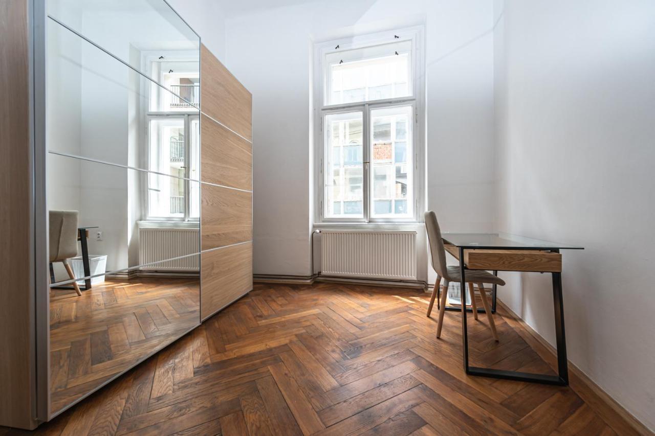 New Town Central Apartment Prága Kültér fotó