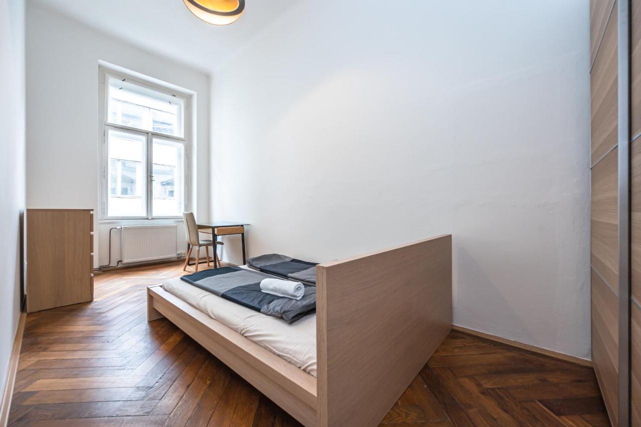 New Town Central Apartment Prága Kültér fotó