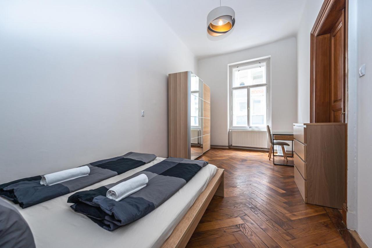 New Town Central Apartment Prága Kültér fotó